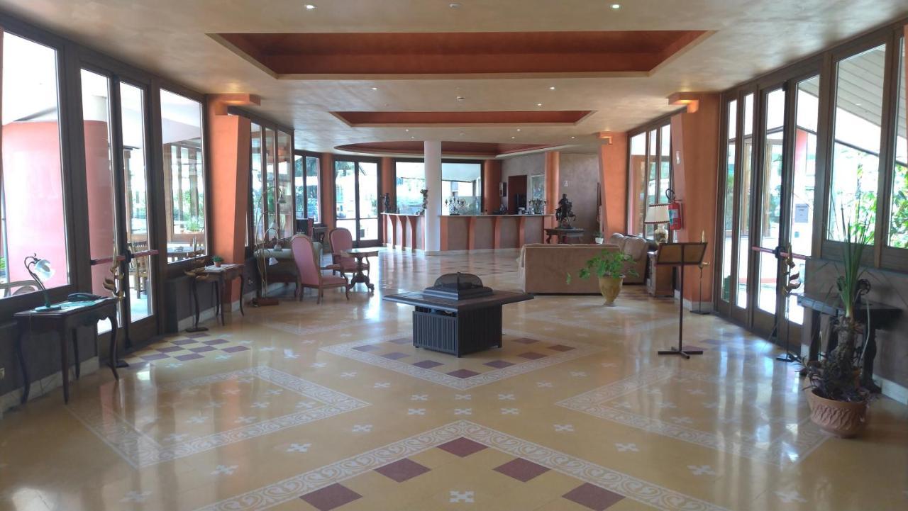 Tk Hotel - Ex Ares San Giovanni La Punta Eksteriør billede