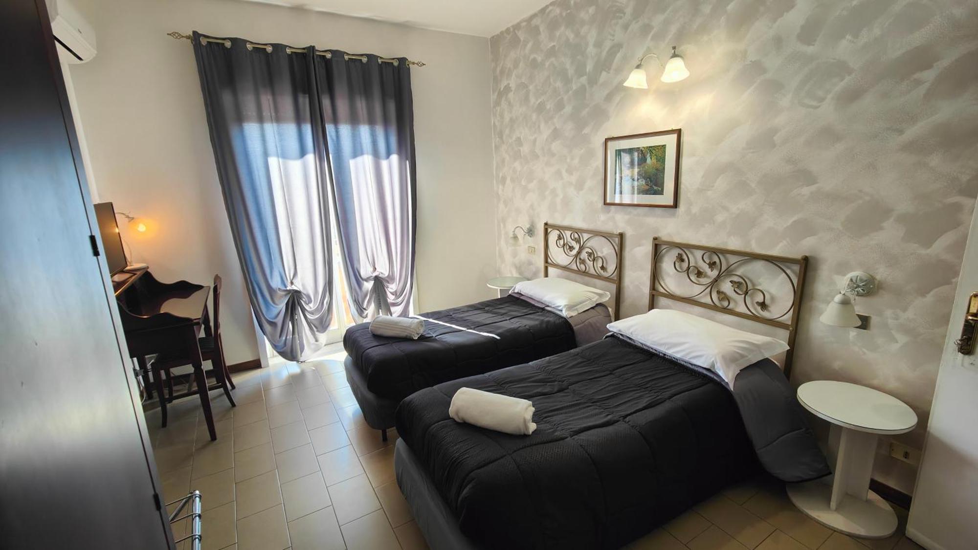 Tk Hotel - Ex Ares San Giovanni La Punta Eksteriør billede